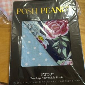 Posh Peanut Hayley and Lori Patoo